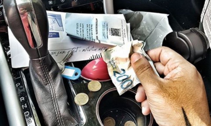 'ארוחה על חשבונך': מי פרץ לרכב של 'הצל'?