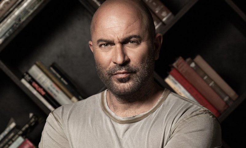 ליאור רז: "אחותי היתה עם סכין ביד ובחוץ מחבלים"