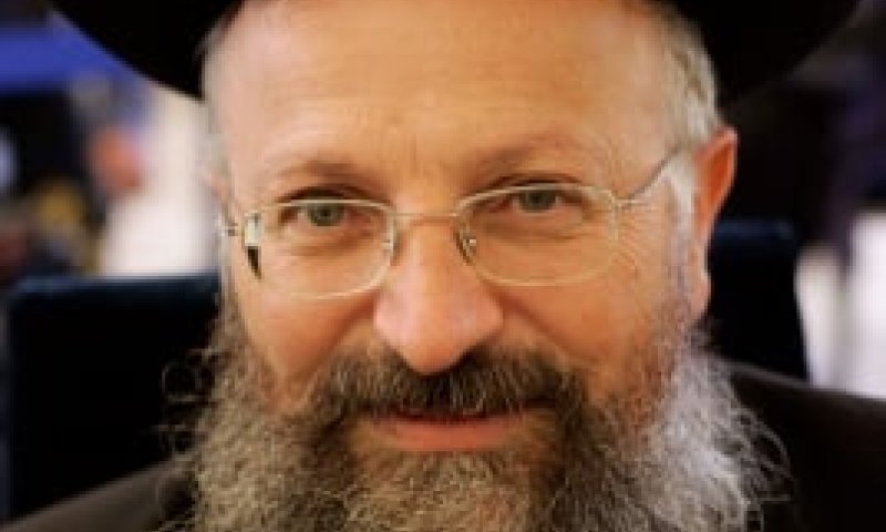 בן ארי: "הרב הראשי בשימוע אצל הקומיסר"