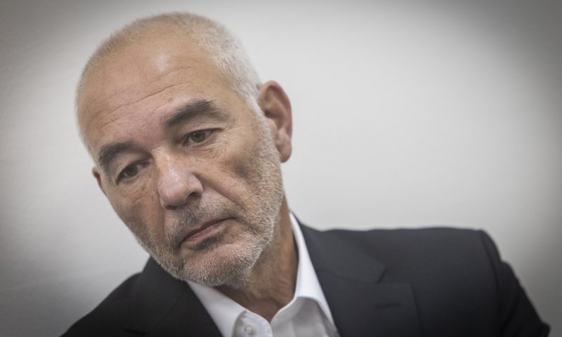 אחרי 10 שנים של משפט: רונאל פישר יצא עם עונש מינימלי