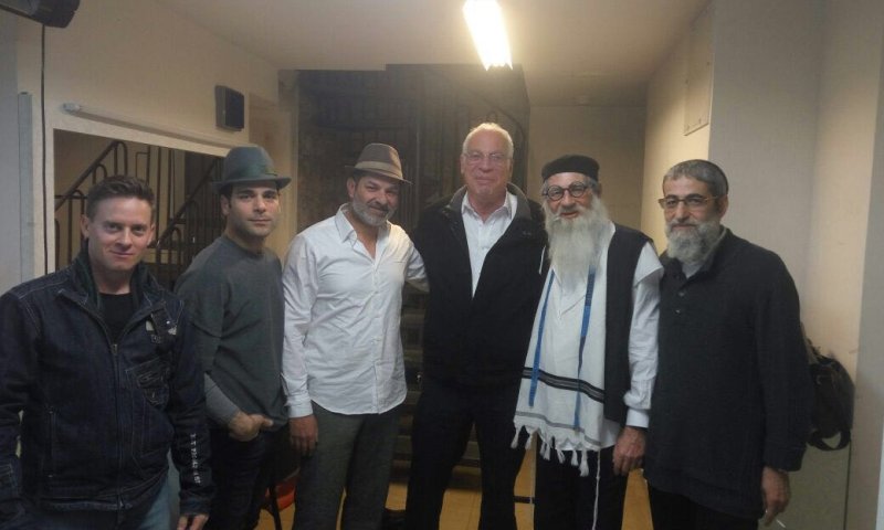 כשאורי אריאל הגיע להצגה המלבוש