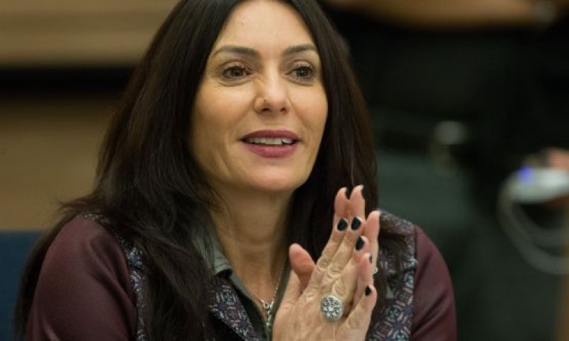 בעקבות המחאה: מירי רגב שולחת חיזוק לברי סחרוף