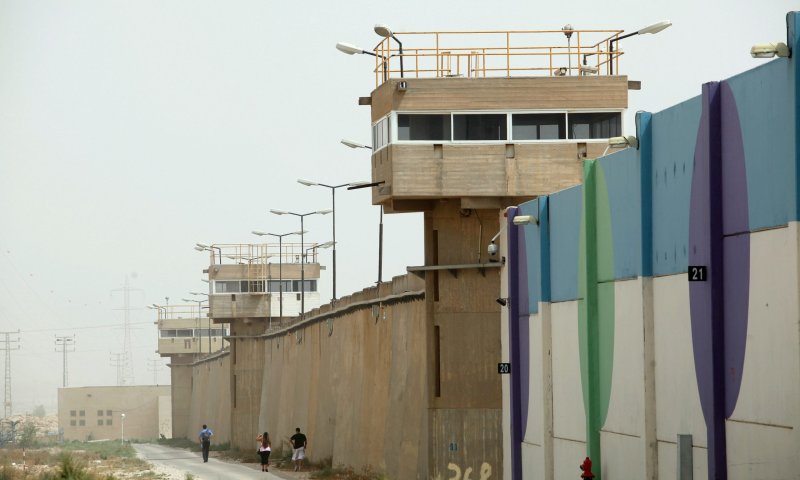 אסיר מת בכלא קציעות; אסירים התפרעו באהלי קדר