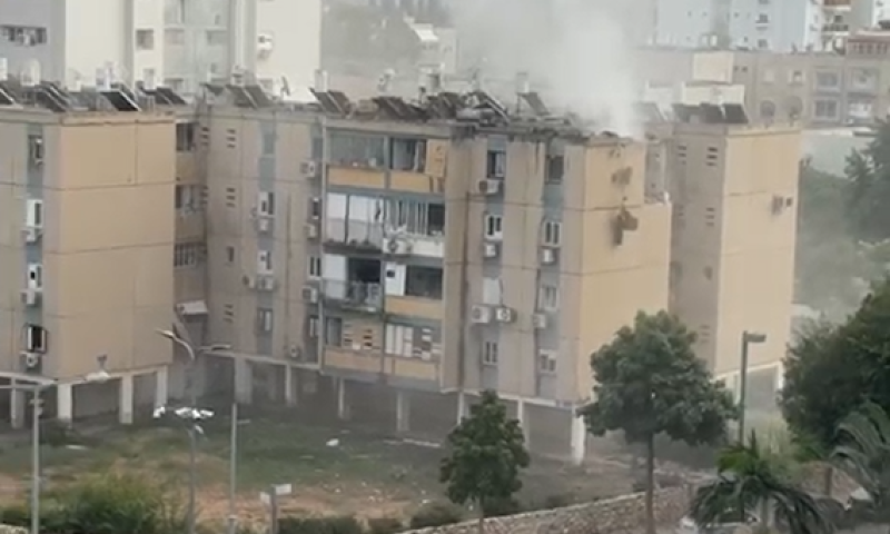 מטח חזק מאד לערים באזור המרכז, ארבעה פצועים בת"א