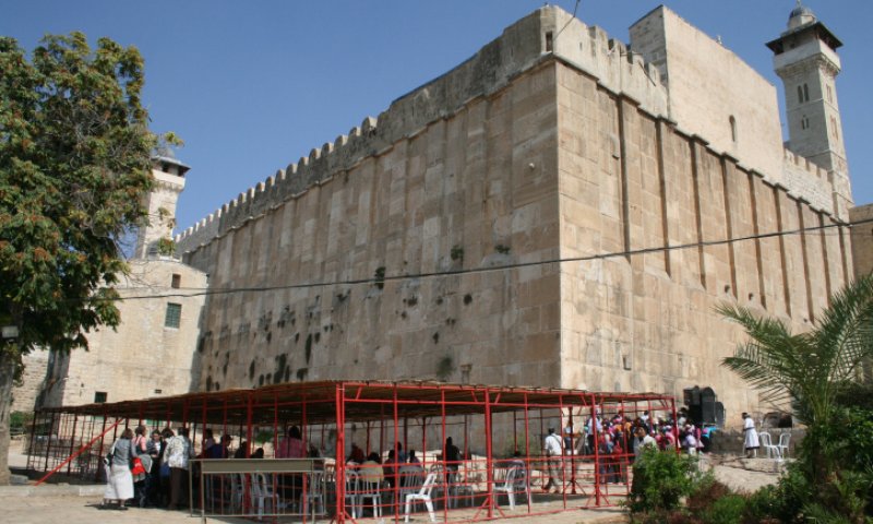 שר הביטחון גנץ הורה לקדם את הנגשת מערת המכפלה