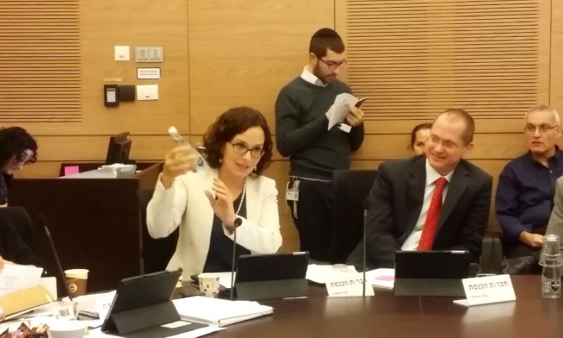 עזריה: למה בקבוק סודה צריך 3 כשרויות?