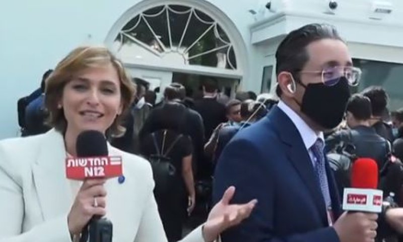 יאיר נתניהו מזכיר לדנה ויס את התיעוד המביך. צפו