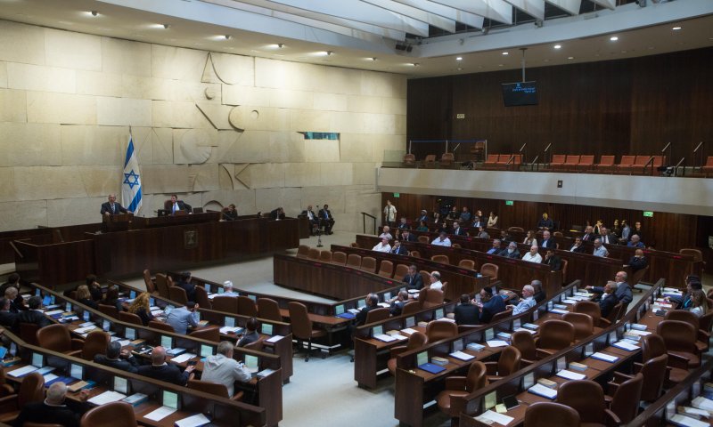 ברוב קטן של 61 מול 59: מספרים השרים יוגדל
