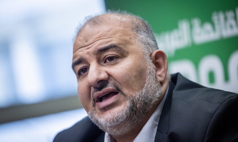 עבאס: "הממשלה תקעה סכין בגב החברה הערבית"