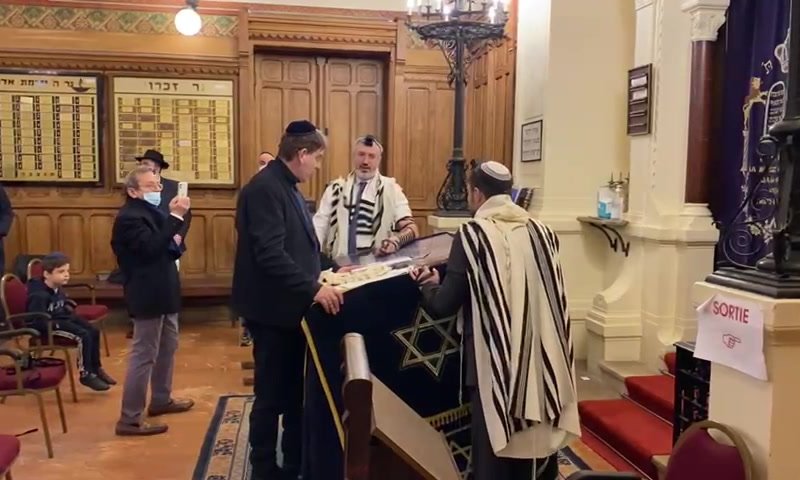 תפילה לשלום המדינה בבית הכנסת הגדול בפריז