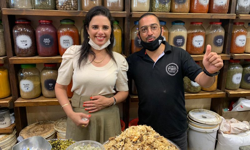 לפני בחירות? נתניהו ושקד סיירו בשוק מחנה יהודה