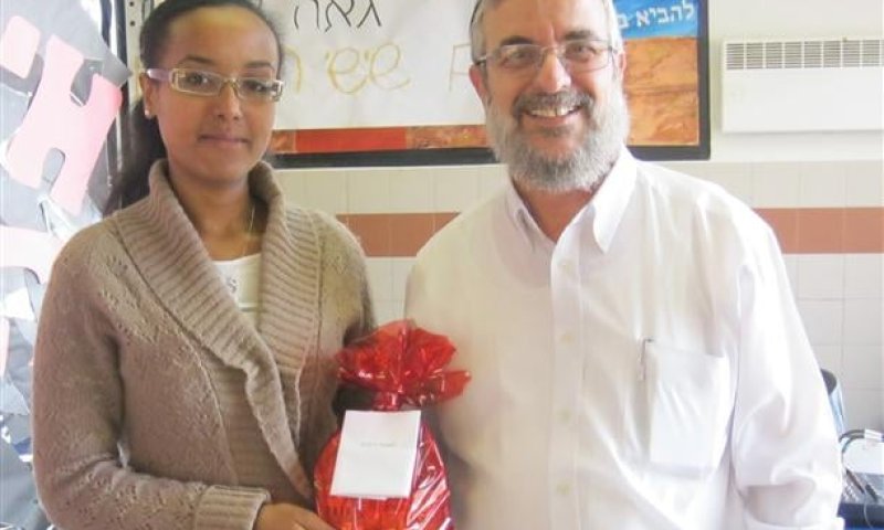 בוגרות אולפנת פסגת זאב הציגו שיעור בהצטיינות