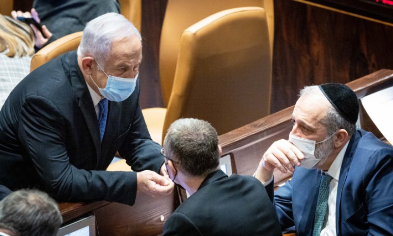 סקר: הימין נוסק; קואליציית בנט &ndash; לפיד מתפוררת