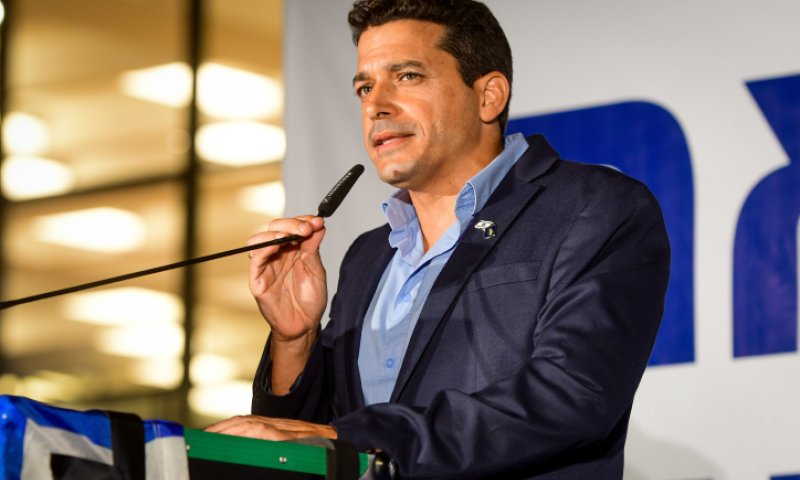 ההצעה של נפתלי בנט לעמיחי שיקלי