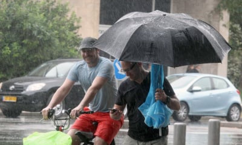 גשמי אייר: מהערב סופות רעמים, ברד ושטפונות