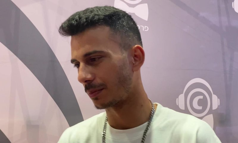 אבי אבורומי בראיון לסרוגים: "אלוקים אוהב אותנו"