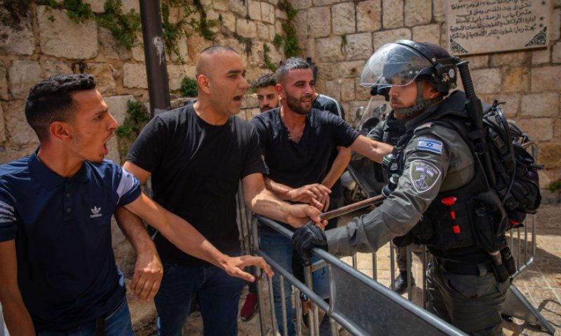 "החלטה ביזיונית; כתב האישום הוא שקר וכזב"