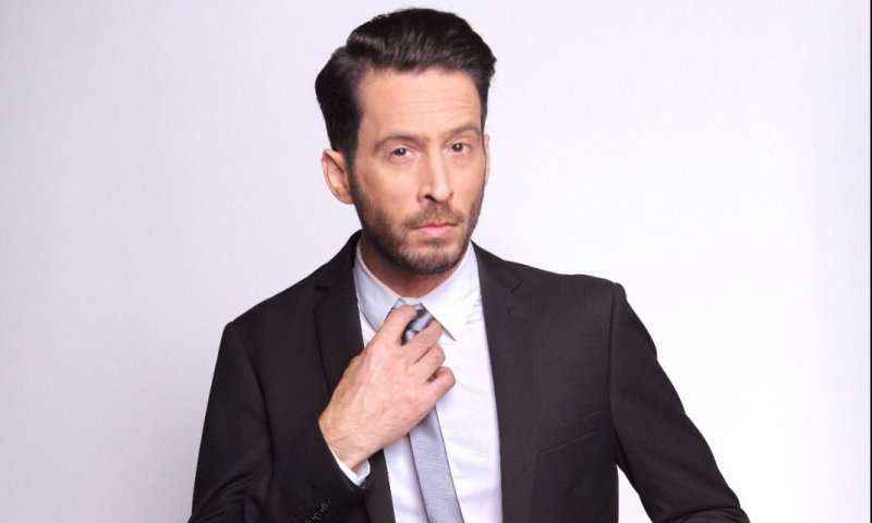 מנחה חליפי: עידו רזנבלום מתכונן לשידור| צפו: