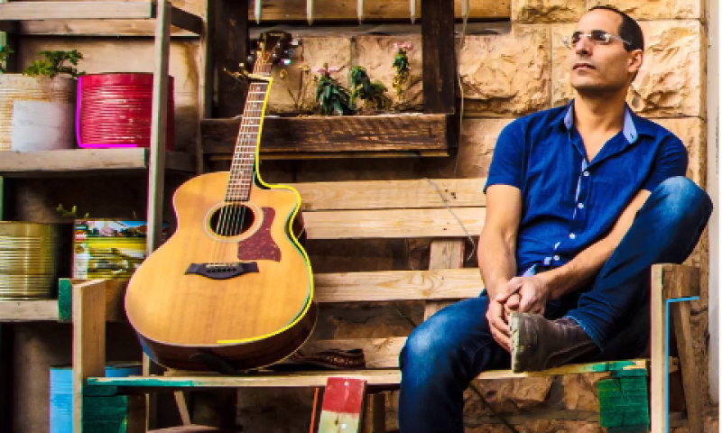 'מסתתר': היוצר מגוש עציון בסינגל חדש&bull;צפו