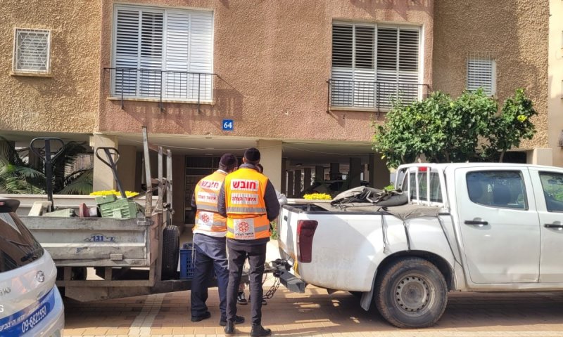 נתניה: בן 67 נפל מגג בניין, מצבו בינוני