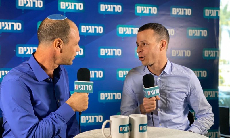 עמית סגל: "לא תמצא אותי מנגן בגיטרה עם אף מועמד"