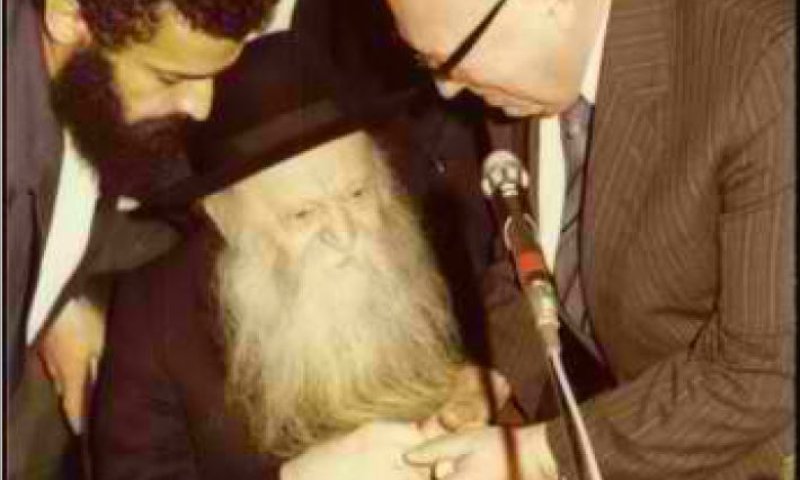 צפו: הסיפור האהוב עלי מילדותו של הרב צבי יהודה