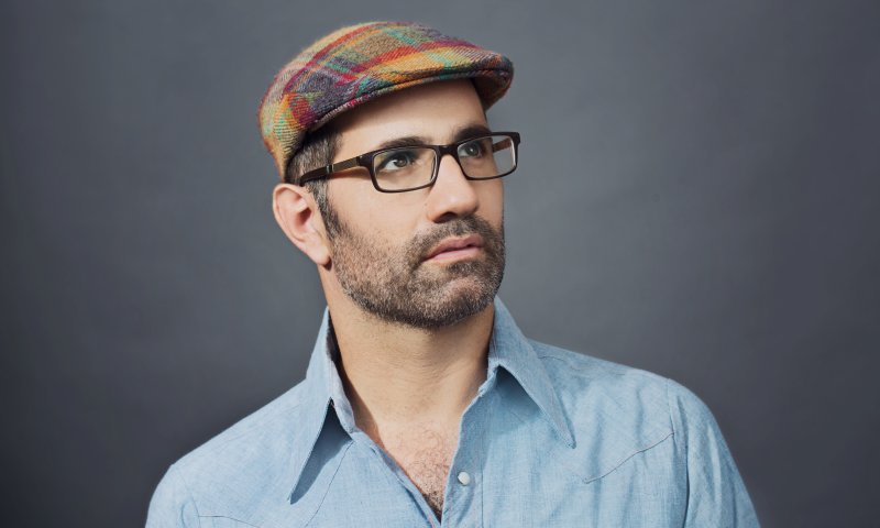 צפו: יוני גנוט משחרר גרסה ווקאלית ללהיט החדש