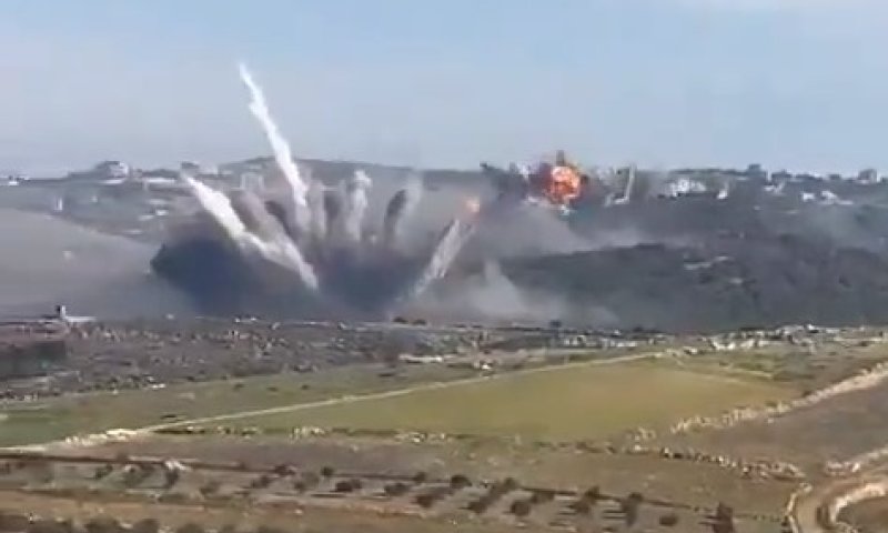 במקביל לשיגורים לצפון: תקיפה נרחבת בלבנון | צפו