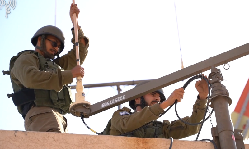 צפו: באוגדת עזה משקמים את מערך הקשר והתצפיות