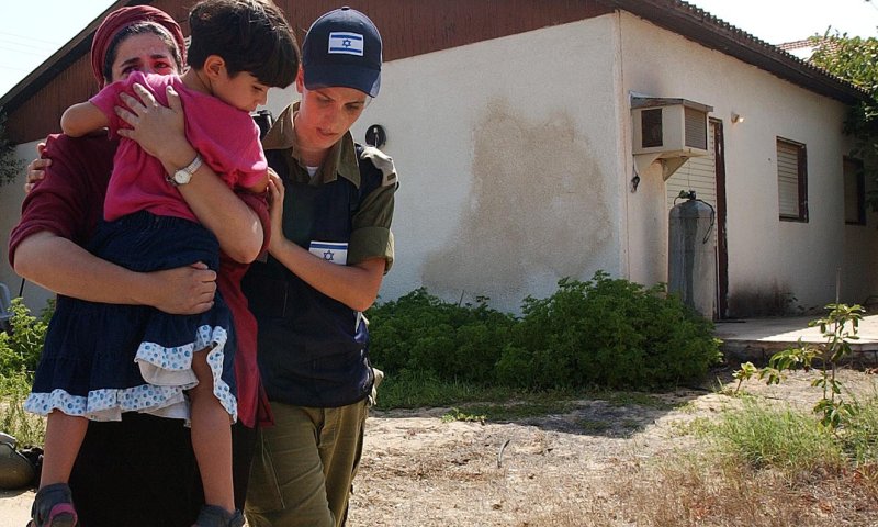 אחרי 18 שנים: מי אחראי לטיפול במפוני גוש קטיף?