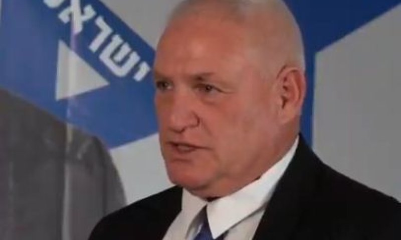 האב השכול הסיר מועמדות לכנסת וקורא לתמוך בגל הירש