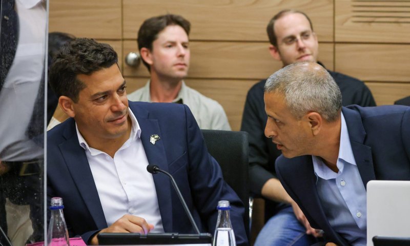 פרקליטו של שיקלי נגד יו"ר הוועדה: אפנה לבית המשפט