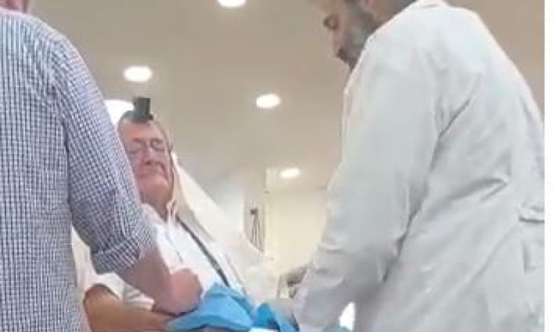 צפו: ניצול השואה בברית נינו בעיצומה של הצפירה