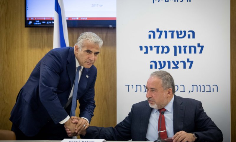 ליברמן: "לפיד או נתניהו? אין בכלל שאלה"