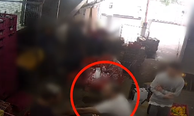 אישום: סדרן סופר בגבעתיים דקר עובד אחר בגלל ויכוח