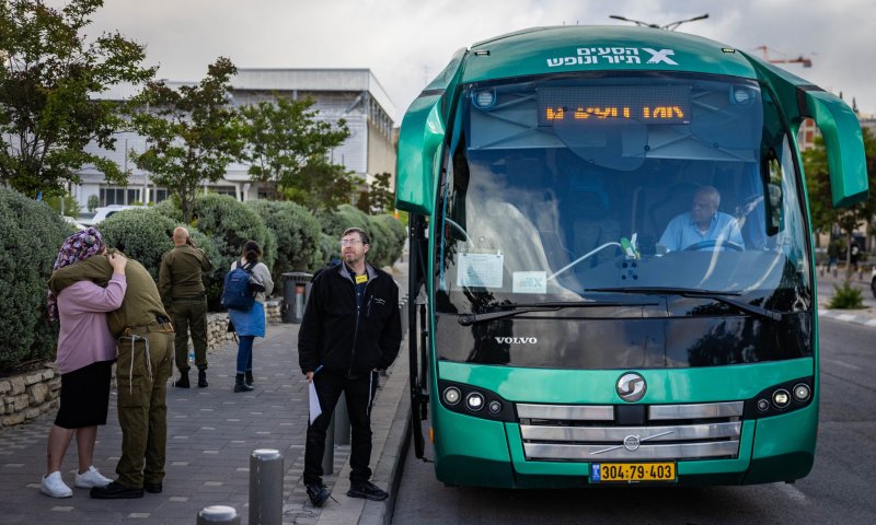 אשתו של העיתונאי המגויס רותחת: "תתבייש, חוצפן"