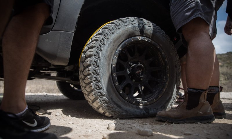 תושב ניר דוד חתך צמיגים למטיילים ששחו בנחל האסי