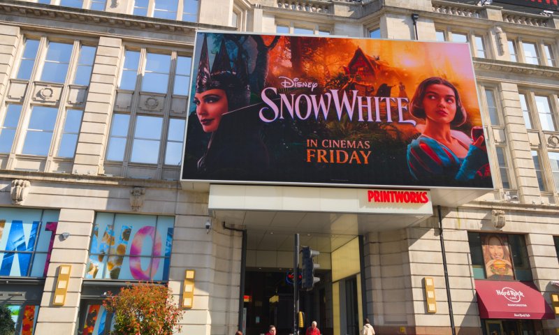 ההתרסקות של דיסני: הסרט שלגיה שובר שיא שלילי נוסף