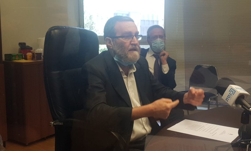 גפני: "התמיכה החרדית בנתניהו לא בטוח תימשך"