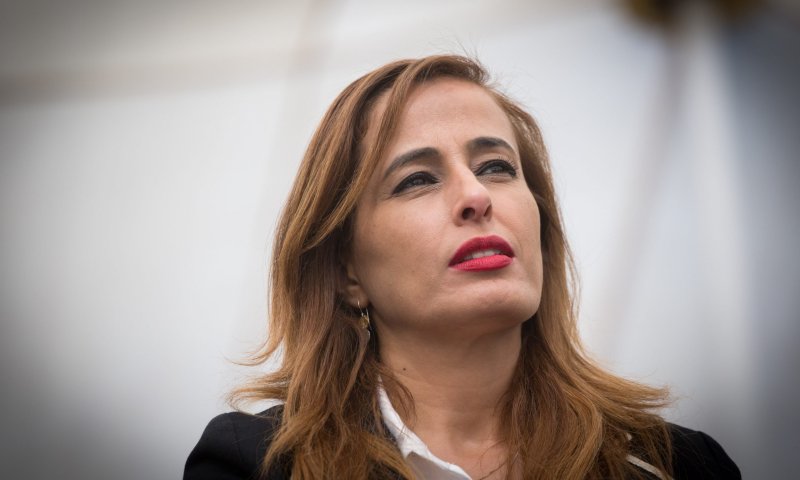 מופע של ניתוק: הח"כית לשעבר הממה את אם החטופה