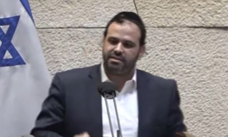 "הכל משמים" | ח"כ אזולאי בנאום מרגש לזכר אביו. צפו