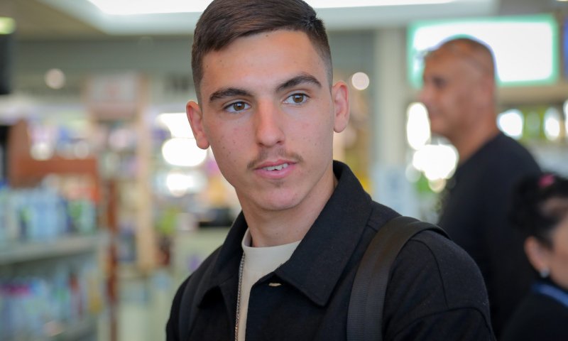 באחד המשחקים הגדולים בהולנד: אוסקר גלוך פתח ובישל