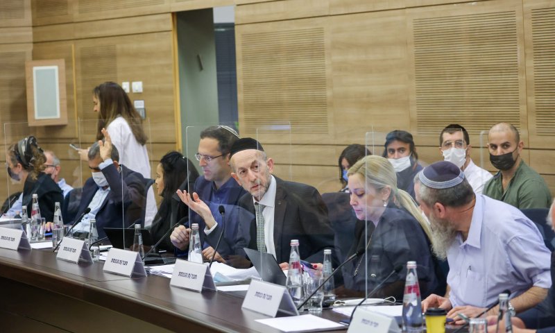 פיצוץ בוועדת הכשרות: "יש לנו בוז לניהול שלכם"