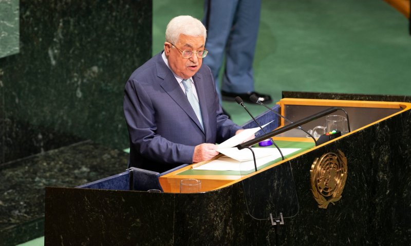 אבו מאזן באו&rdquo;ם: ישראל הורסת את פתרון שתי המדינות