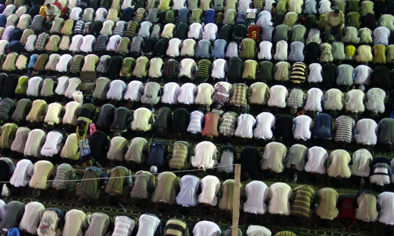 הרב רוזן: לשלב ידיים עם העולם הנוצרי מול המוסלמים