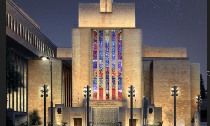 בירה אירופאית: י-ם מאירה את המבנים ההיסטוריים