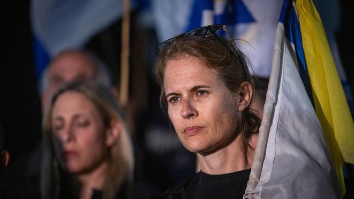 שקמה ברסלר בתגובה ראשונה לדרמה הפוליטית - סרוגים