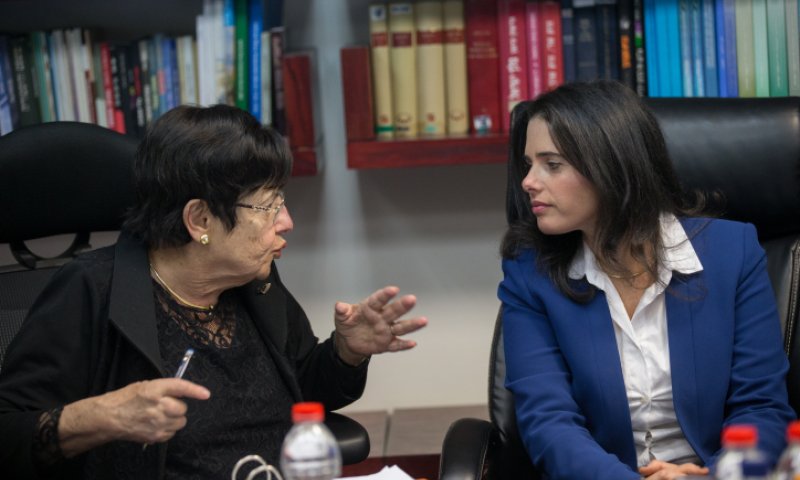 ימות המשיח: נאור מרעיפה שבחים על איילת שקד