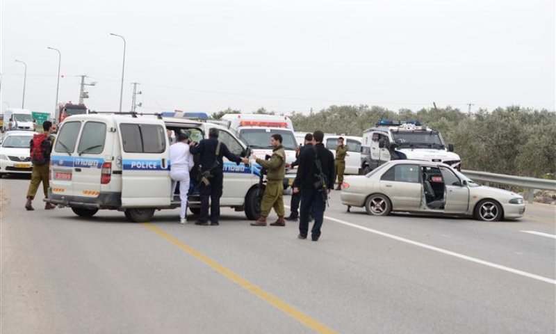 פיגוע דריסה בקרני שומרון: שוטרים ירו לעבר המחבלים