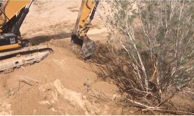 חיפושים אחר נהג המשאית: גופת גבר אותרה בערבה